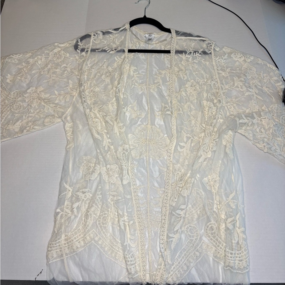 Elegant Lace Kimono Coverup Over-piece Size S/M